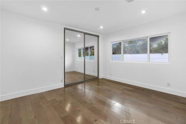 22904 Calvert Street, Woodland Hills, CA 91367