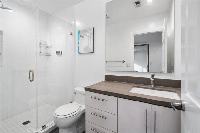 22904 Calvert Street, Woodland Hills, CA 91367