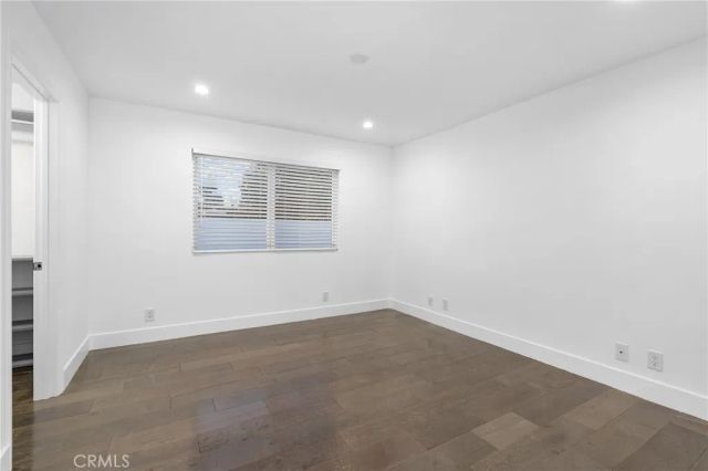 22904 Calvert Street, Woodland Hills, CA 91367