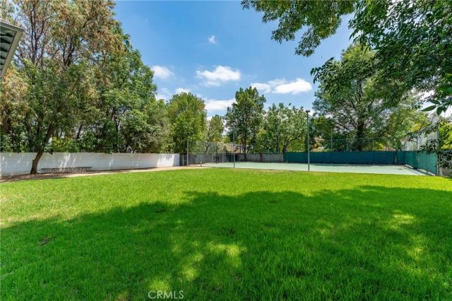 22904 Calvert Street, Woodland Hills, CA 91367