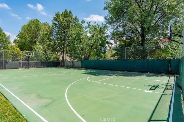 22904 Calvert Street, Woodland Hills, CA 91367