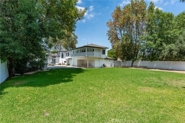 22904 Calvert Street, Woodland Hills, CA 91367