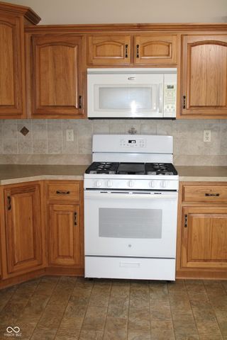 99 Center Court, Franklin, IN 46131