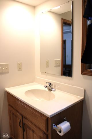 99 Center Court, Franklin, IN 46131