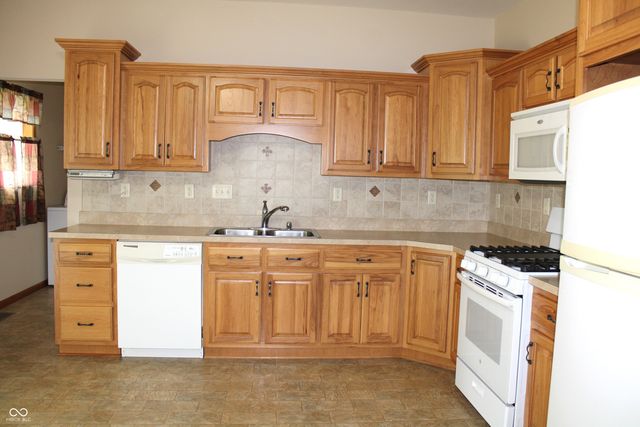 99 Center Court, Franklin, IN 46131