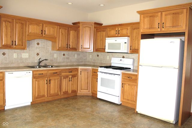 99 Center Court, Franklin, IN 46131