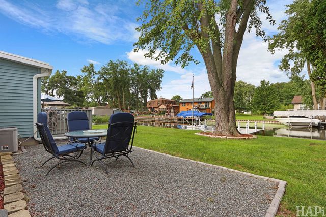 614 Livingston Street, Mchenry, IL 60050