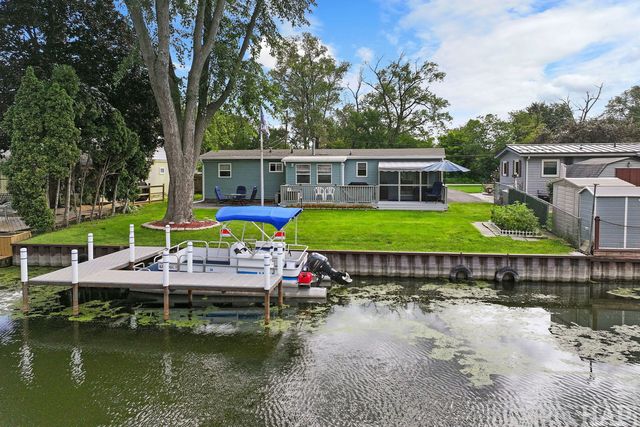 614 Livingston Street, Mchenry, IL 60050