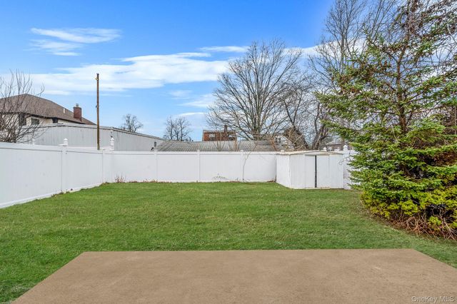 12 Edna Court, Valley Stream, NY 11580