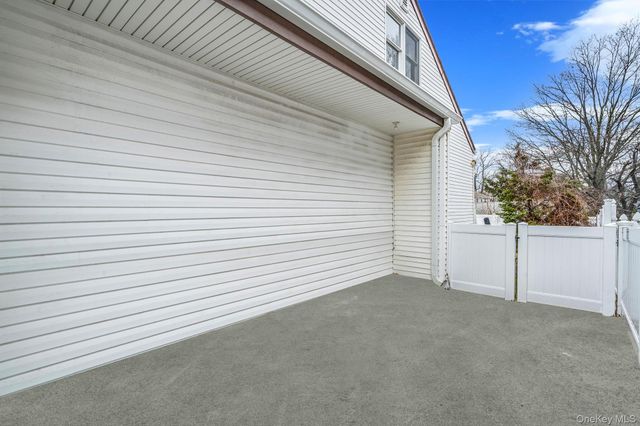 12 Edna Court, Valley Stream, NY 11580