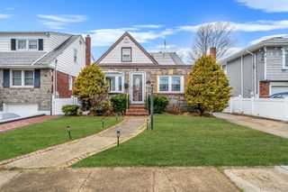 12 Edna Court, Valley Stream, NY 11580