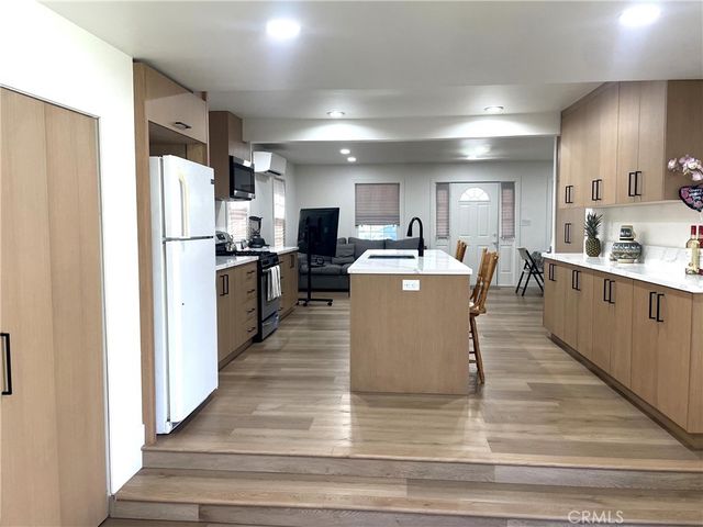 9488 Foster, Bellflower, CA 90706