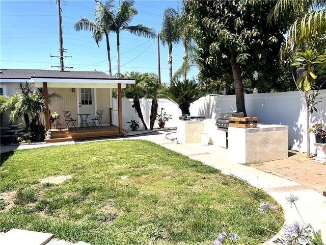 9488 Foster, Bellflower, CA 90706