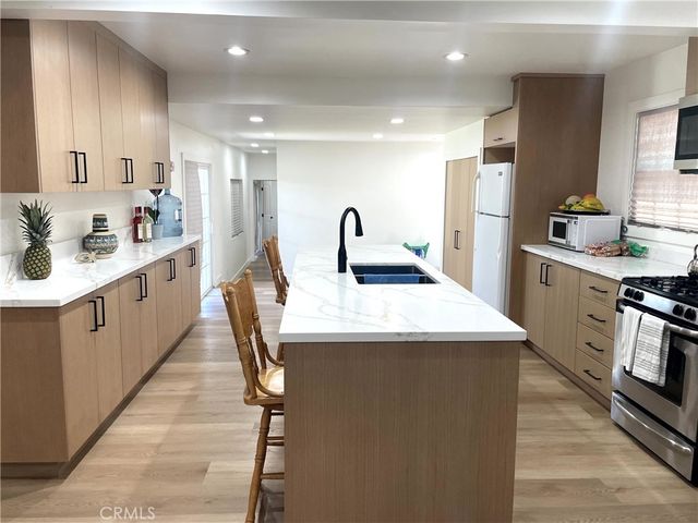 9488 Foster, Bellflower, CA 90706