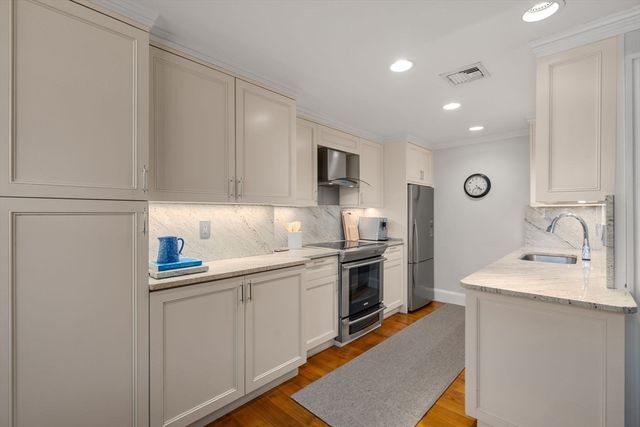 40-42 Mount Vernon St 5A, Boston, MA 02108