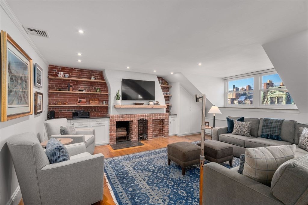 40-42 Mount Vernon St 5A, Boston, MA 02108