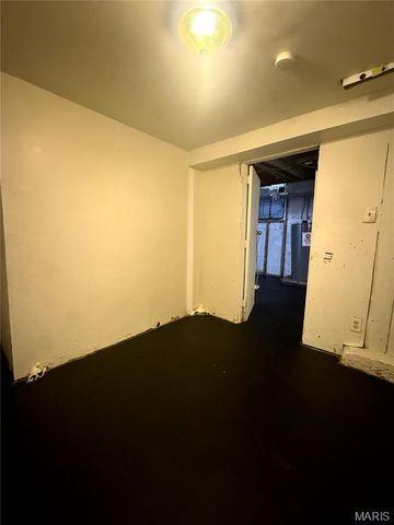 5651 Highland Avenue, St Louis, MO 63112