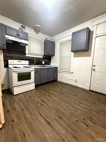 5651 Highland Avenue, St Louis, MO 63112