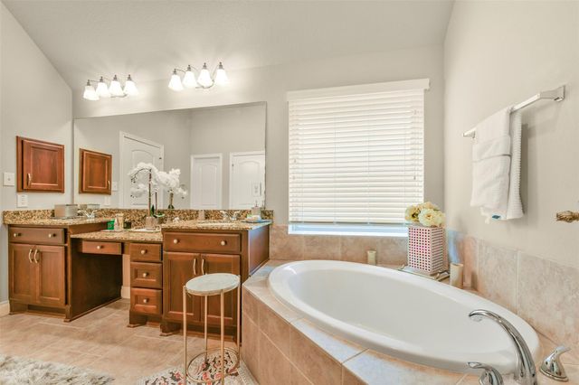 3011 Sunrise Run Lane, Pearland, TX 77584