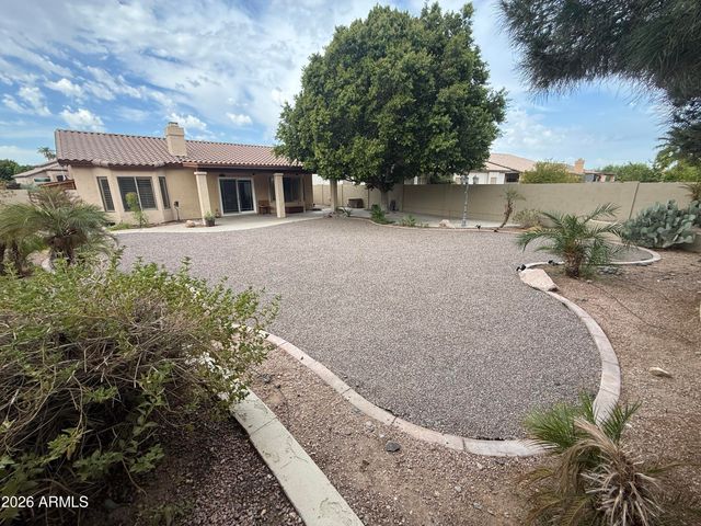 312 W ANGELA Drive, Phoenix, AZ 85023