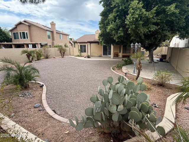 312 W ANGELA Drive, Phoenix, AZ 85023