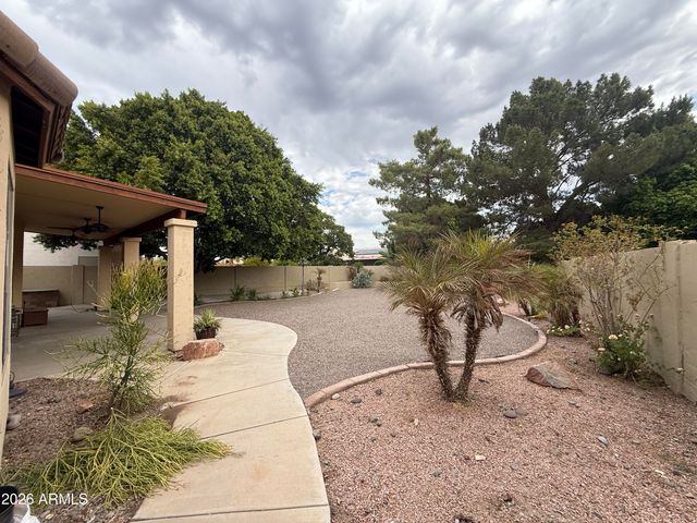 312 W ANGELA Drive, Phoenix, AZ 85023