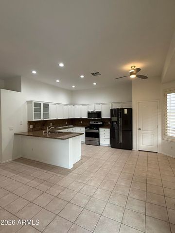312 W ANGELA Drive, Phoenix, AZ 85023