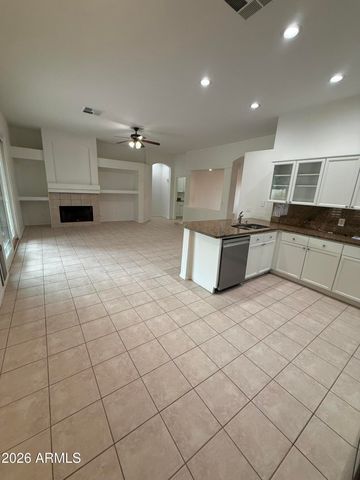 312 W ANGELA Drive, Phoenix, AZ 85023