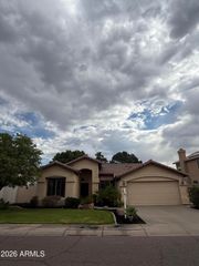 312 W ANGELA Drive, Phoenix, AZ 85023