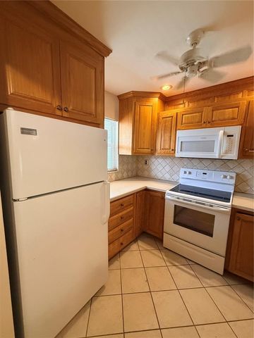 100 E KENTUCKY AVENUE A106, Deland, FL 32724