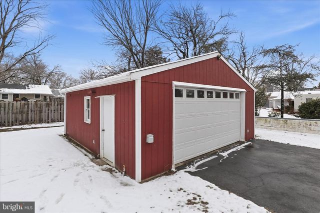 6003 BROOKLAND RD, Alexandria, VA 22310