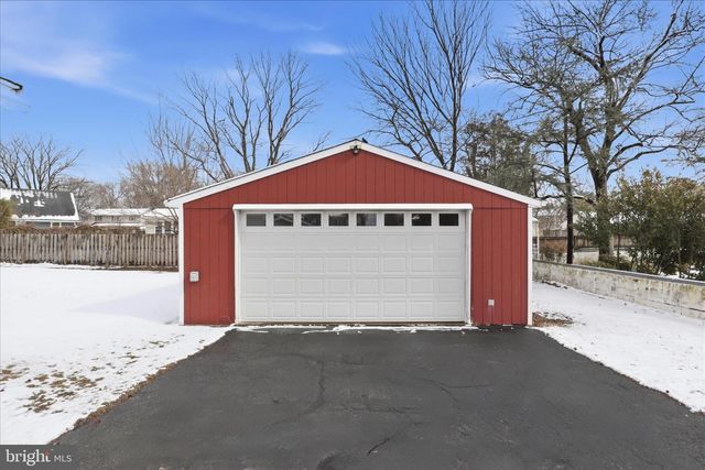 6003 BROOKLAND RD, Alexandria, VA 22310