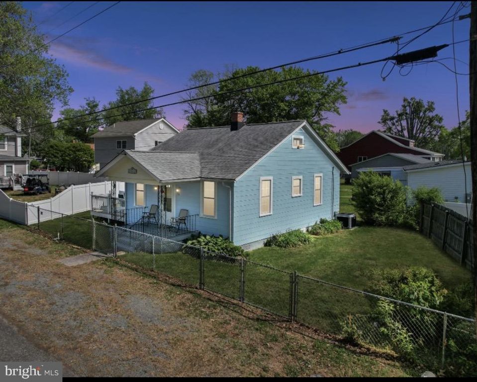 312 VERNON ST, Colonial Beach, VA 22443