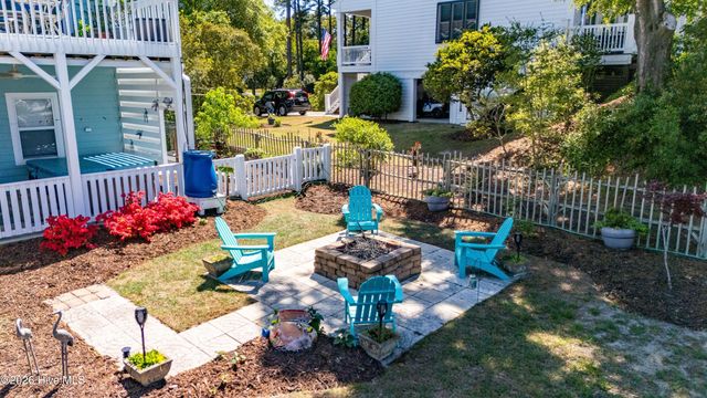 330 Cape Lookout Loop, Emerald Isle, NC 28594