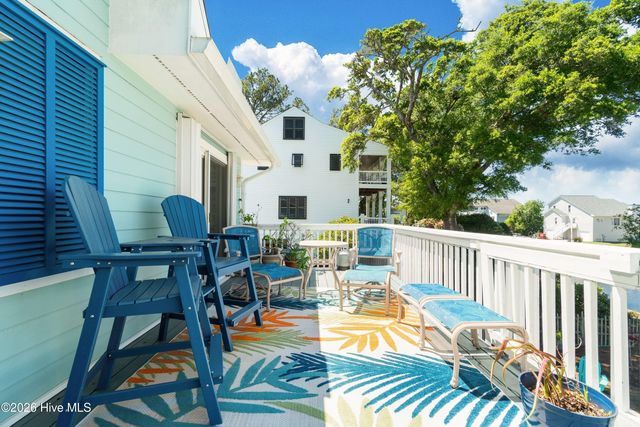 330 Cape Lookout Loop, Emerald Isle, NC 28594