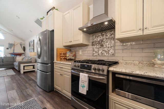 330 Cape Lookout Loop, Emerald Isle, NC 28594