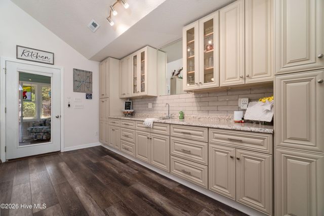 330 Cape Lookout Loop, Emerald Isle, NC 28594