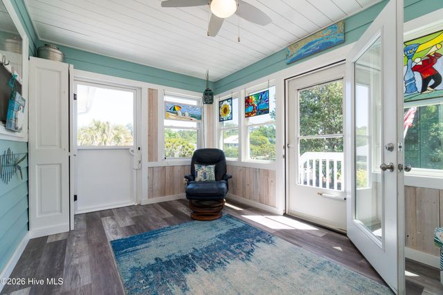 330 Cape Lookout Loop, Emerald Isle, NC 28594