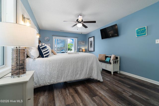 330 Cape Lookout Loop, Emerald Isle, NC 28594