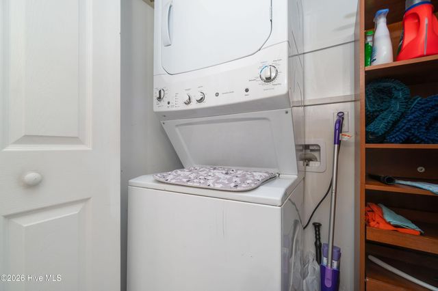 330 Cape Lookout Loop, Emerald Isle, NC 28594