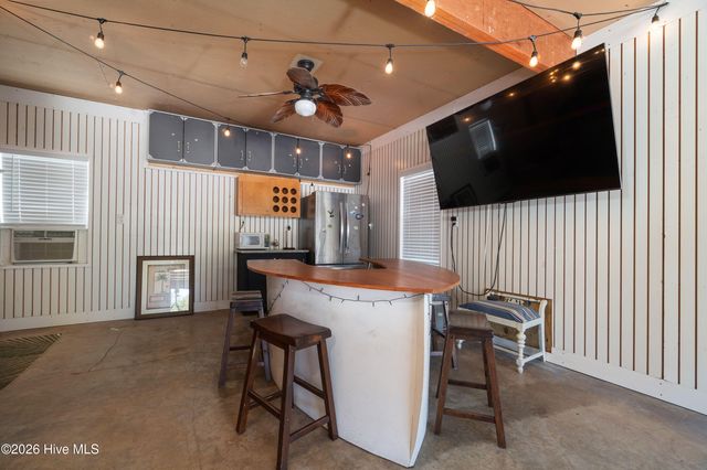 330 Cape Lookout Loop, Emerald Isle, NC 28594