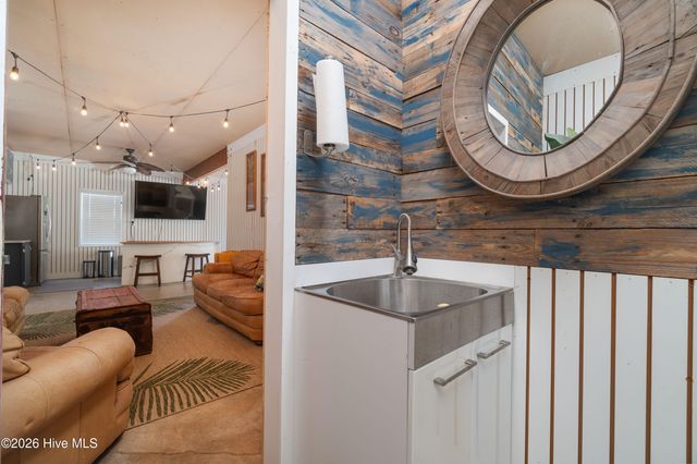 330 Cape Lookout Loop, Emerald Isle, NC 28594