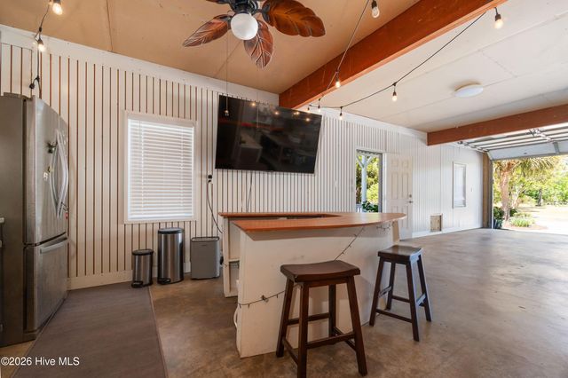 330 Cape Lookout Loop, Emerald Isle, NC 28594