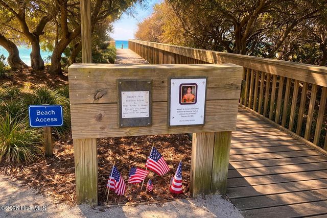 330 Cape Lookout Loop, Emerald Isle, NC 28594