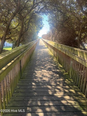 330 Cape Lookout Loop, Emerald Isle, NC 28594