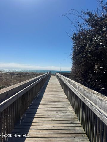 330 Cape Lookout Loop, Emerald Isle, NC 28594