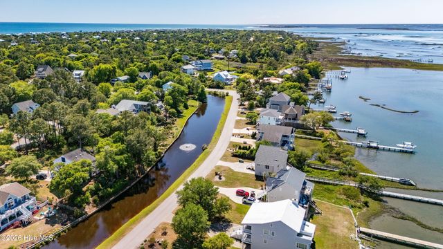 330 Cape Lookout Loop, Emerald Isle, NC 28594