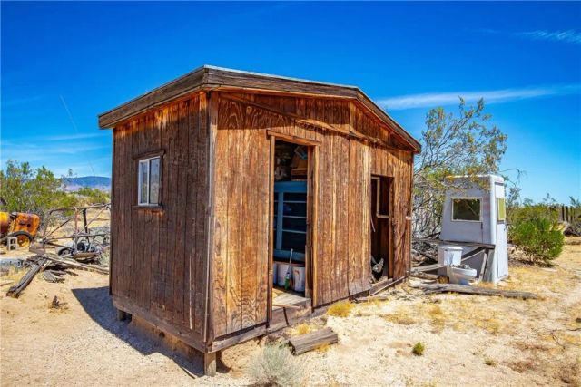 2035 230th West, Rosamond, CA 93560