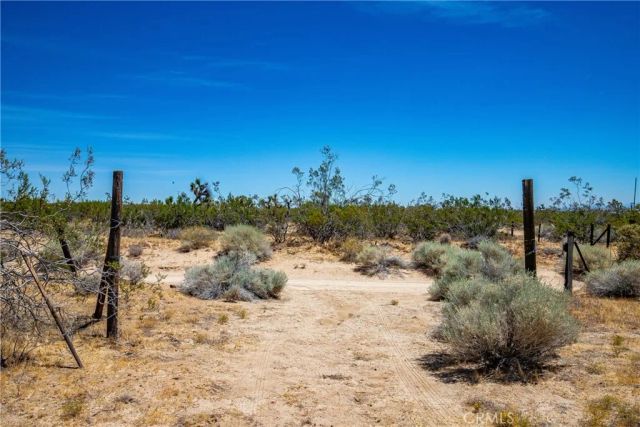 2035 230th West, Rosamond, CA 93560