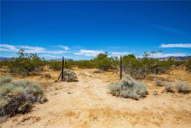 2035 230th West, Rosamond, CA 93560